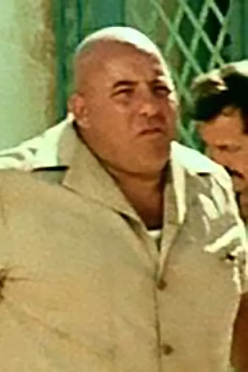 Derek Mills ha trabajado con Malcolm Kirk en 1 ocasiones