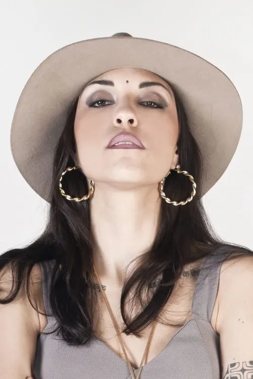 Andrea Mariano ha trabajado con Mama Marjas en 1 ocasiones