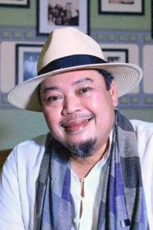 Mamat Khalid interpretando a Lorry Driver