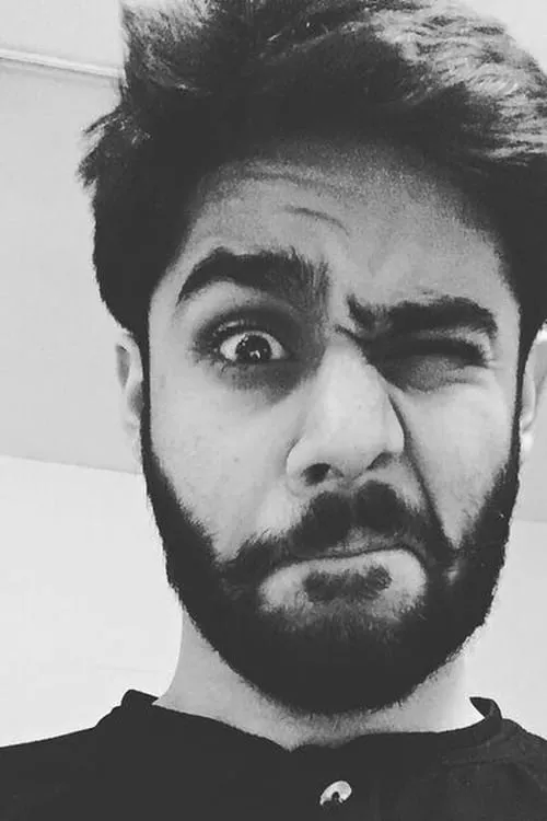 Varun Buddhadev ha trabajado con Manik Papneja en 1 ocasiones