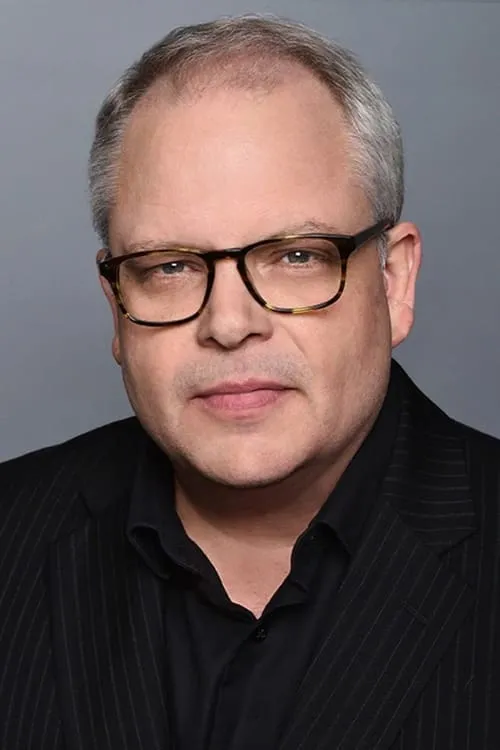 Christopher Doohan ha trabajado con Manny Coto en 2 ocasiones