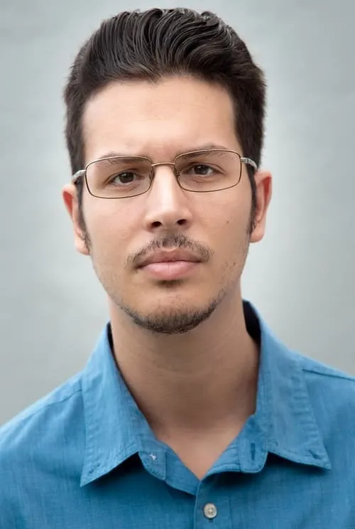 Manny Zaldivar interpretando a Samad