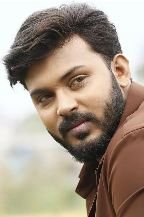 Manoranjan Ravichandran interpretando a Sudhir