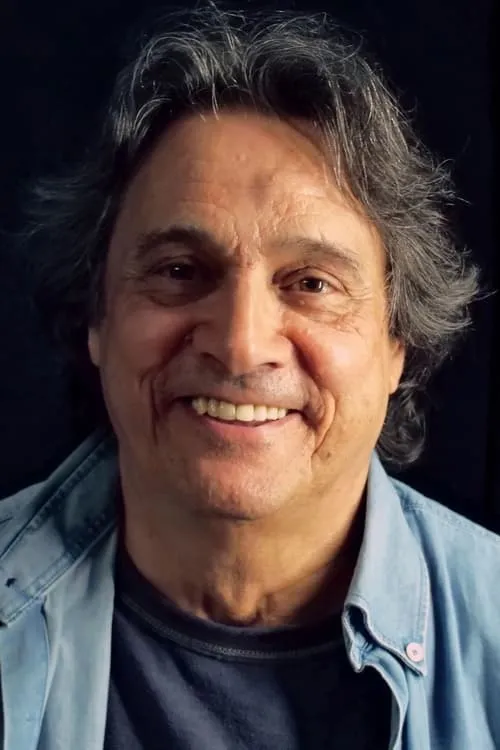 Manuel Coelho interpretando a João Carlos / José Manuel