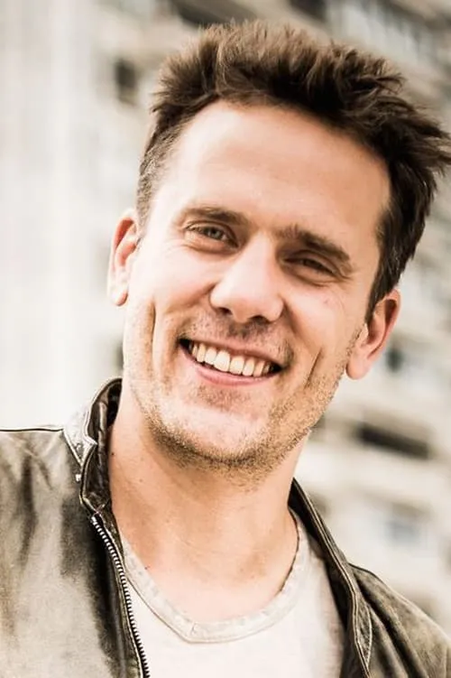 Manuel Löwensberg interpretando a René Wehrli