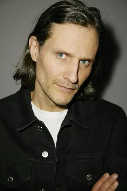 Manuel Möglich en su biografía y filmografía