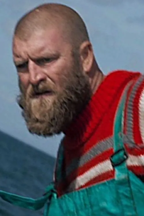 Marc Hyland interpretando a Ruhengeri