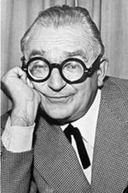 Marcel Achard interpretando a A man following the hearse (uncredited)