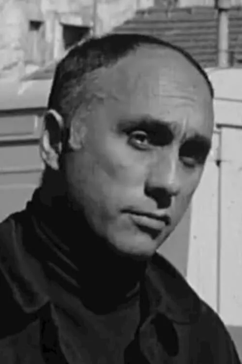 Marcel Bluwal interpretando a