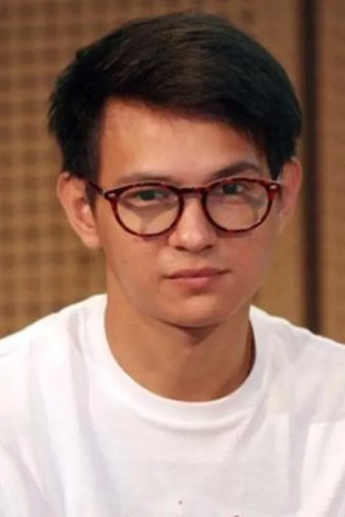 Marcell Darwin interpretando a Arya