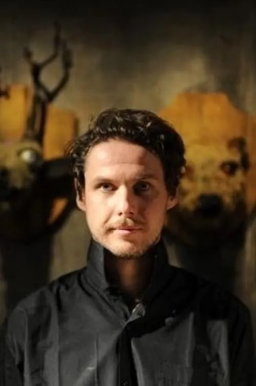 Mārcis Lācis interpretando a