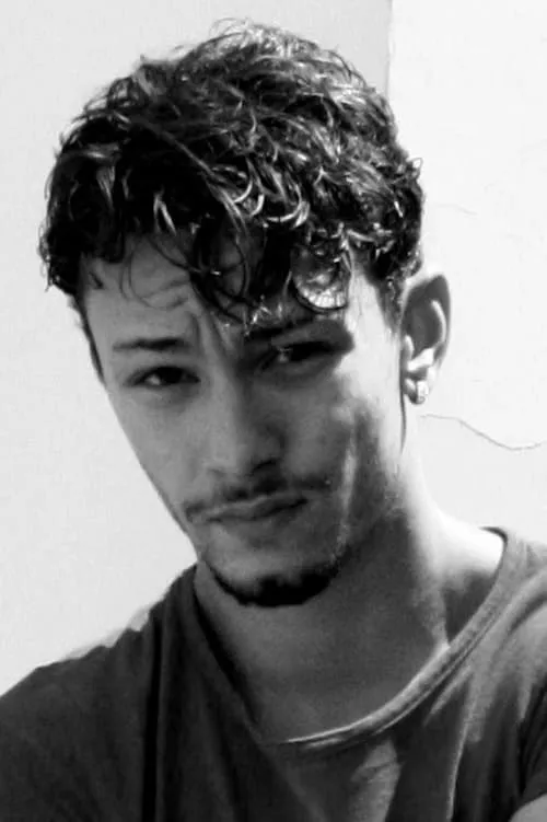 Marco Grieco interpretando a Marco