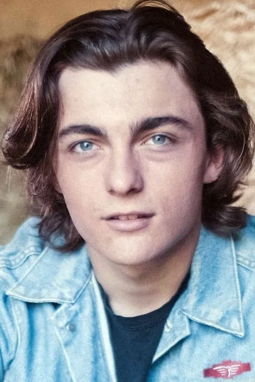 Marco Luraschi interpretando a Ethan