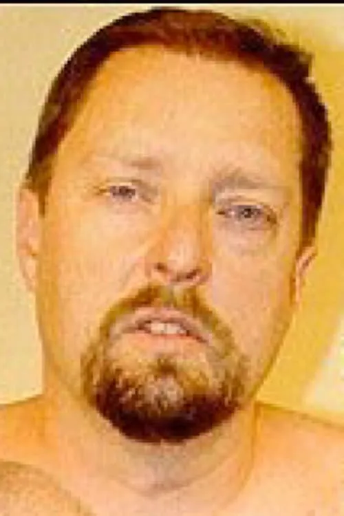 Marcus Moore interpretando a