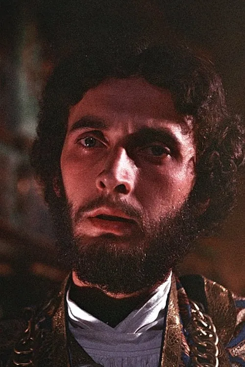 Marek Jasiński interpretando a Orthodox Priest