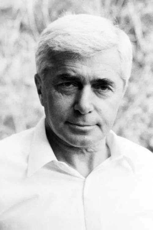 Marek Piwowski interpretando a Self (uncredited)