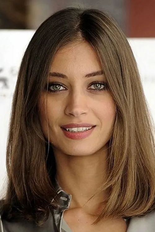 Margareth Madè interpretando a Nadine