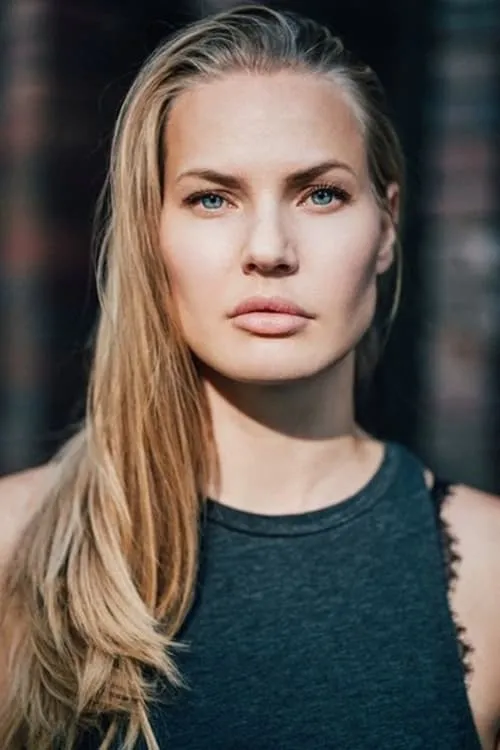 Isabella Vinet ha trabajado con Margarita Ruhl en 1 ocasiones