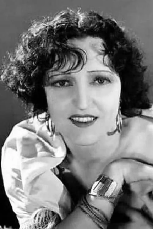 Lewin Mannering ha trabajado con Marguerite Namara en 1 ocasiones