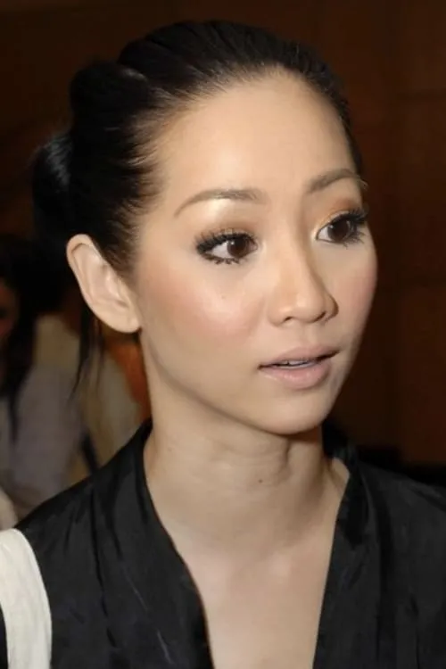 Maria Agnes interpretando a Tina