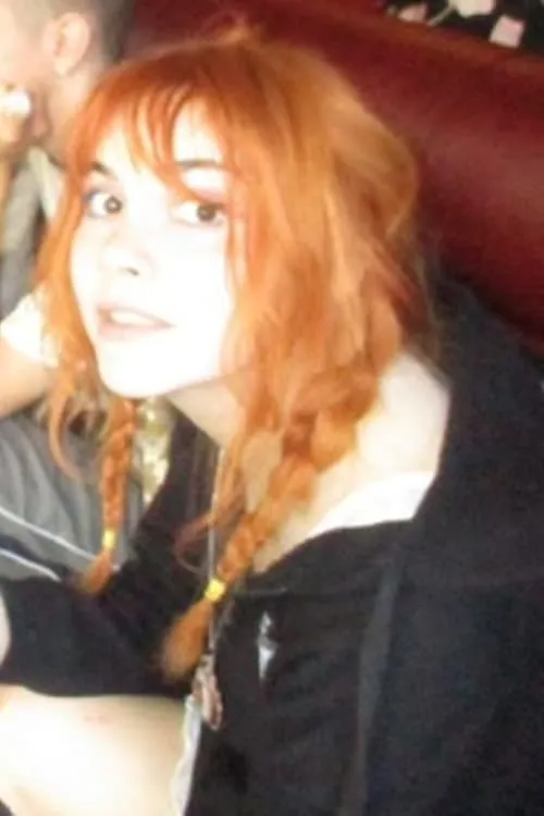 Tim Bernardes ha trabajado con Maria Gil en 1 ocasiones