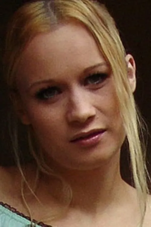 Maria Halvorssen interpretando a Betty