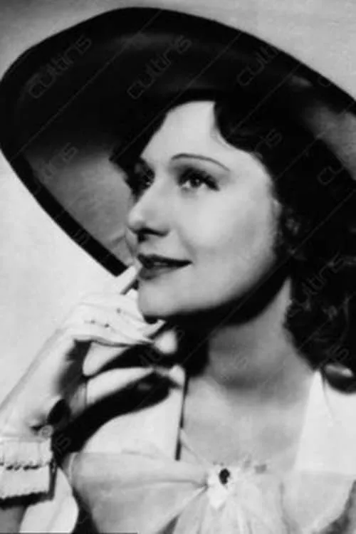 Mária Lázár interpretando a Elena Del Prado