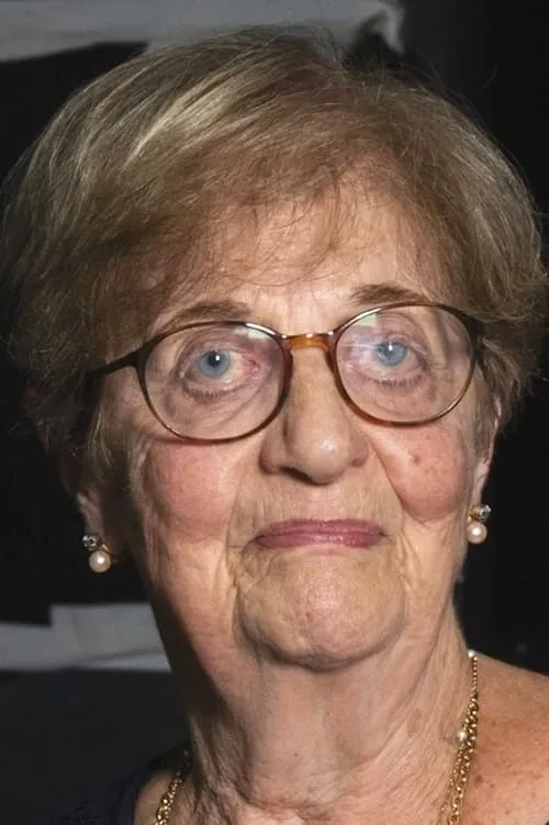 Carolina Gonzalez ha trabajado con María Luisa Solá en 1 ocasiones