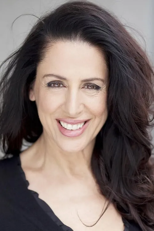 Simon Gleeson ha trabajado con María Mercedes en 1 ocasiones