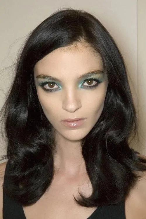 Adut Akech ha trabajado con Mariacarla Boscono en 1 ocasiones