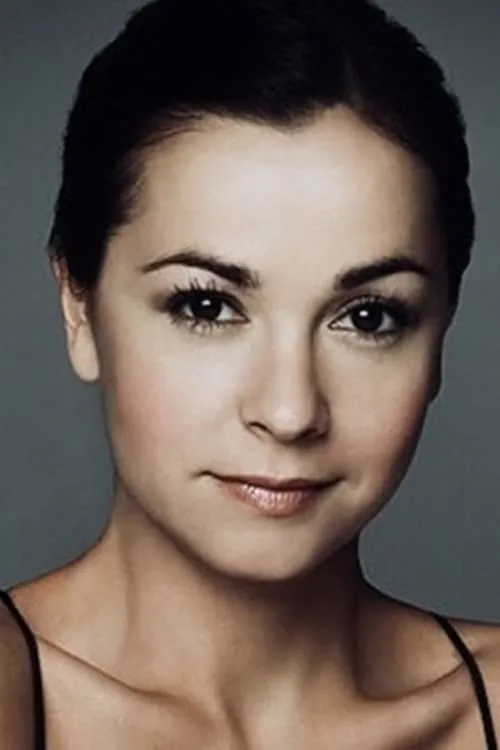 Mariana Richaudeau interpretando a Médica