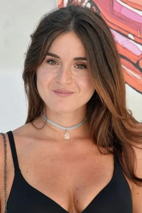 Marianna Robustelli interpretando a Vera