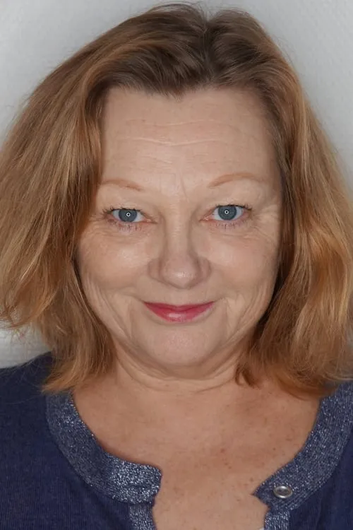 Marie-Bénédicte Roy interpretando a Françoise