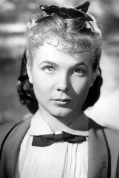 Marie-Claire Olivia interpretando a Mathilde