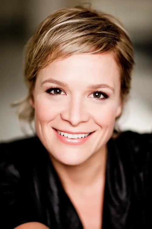 Marie-Eve Pelletier — personaje: Auditrice (voice)