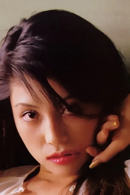 Marie Jinno interpretando a