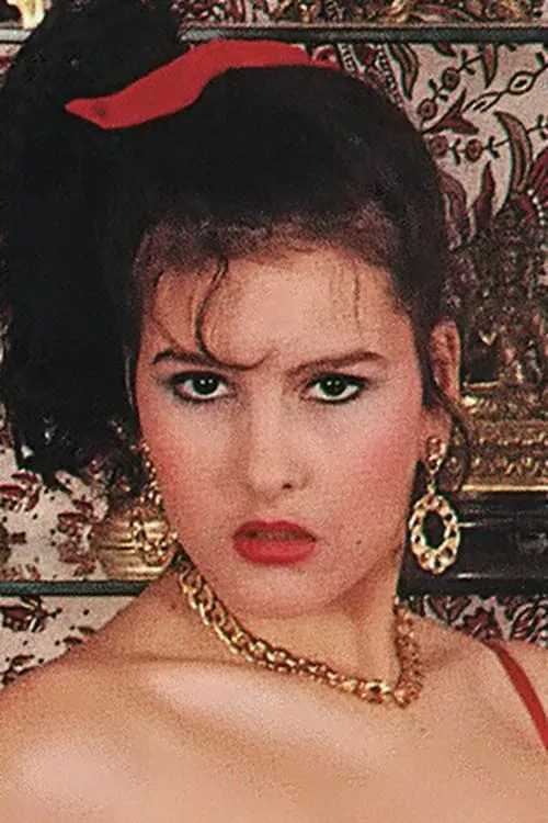 Marie Noelly interpretando a