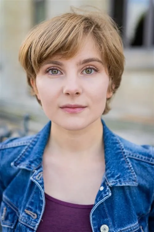 Marie Oppert interpretando a Polly Peachum