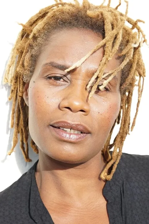 Marie-Sohna Condé interpretando a Sohna