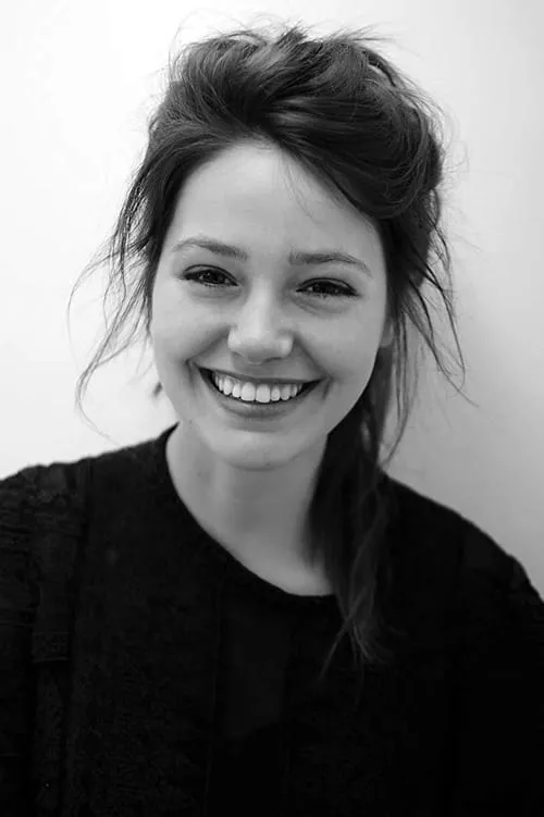 Marie Zabukovec interpretando a Lise