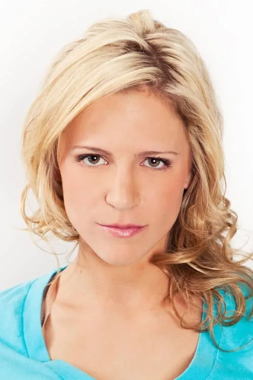 Julia Faye West ha trabajado con Mariella Jacqueline en 3 ocasiones