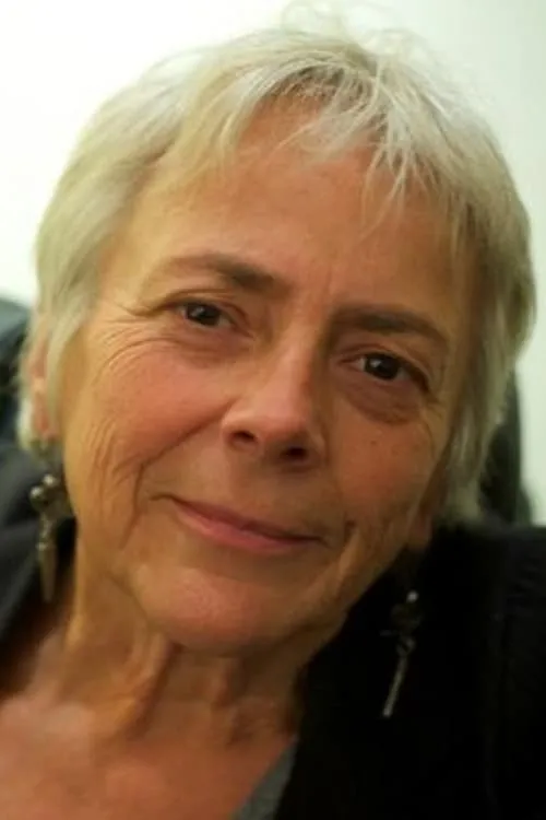 Marilyn Hull interpretando a Herself (voice)