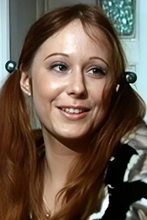 Marina Blümel interpretando a Gabi Mallrath