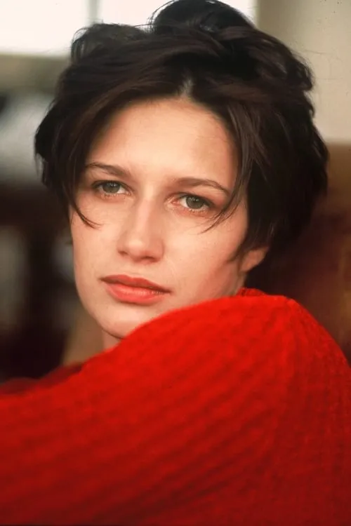 Marina Golovine interpretando a Nadine