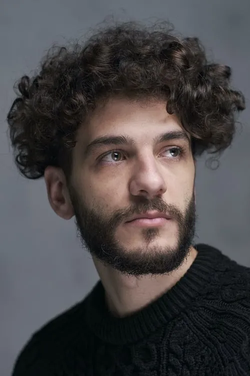 Mário Coelho interpretando a