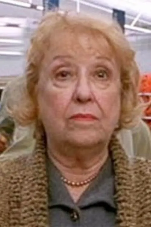 Marion Calvert interpretando a Granny Dworkin