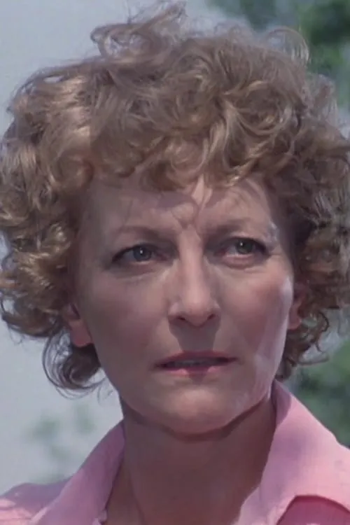 Marion van de Kamp interpretando a Johanna Akolk