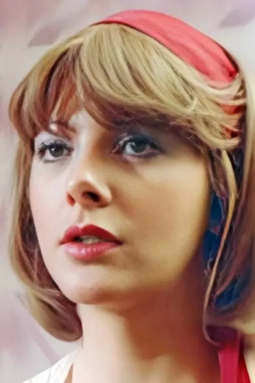 Marion Webb interpretando a