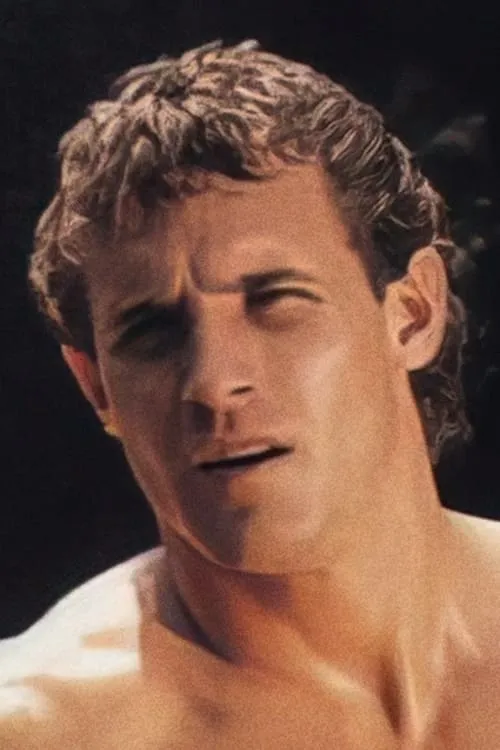 Mark Anthony interpretando a (archive footage)