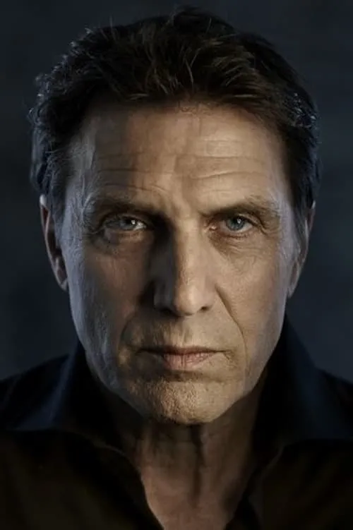 Callum Thompson ha trabajado con Mark Ettlinger en 1 ocasiones